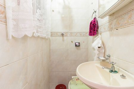 Casa à venda com 141m², 3 quartos e 2 vagas Casa à venda com 141m², 3 quartos e 2 vagasBanheiro da Suíte