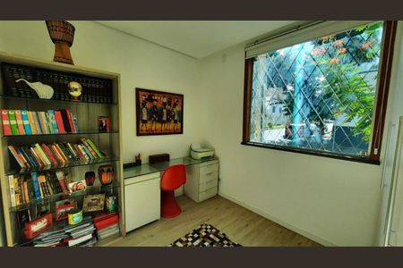 Apartamento à venda com 137m², 2 quartos e 2 vagas