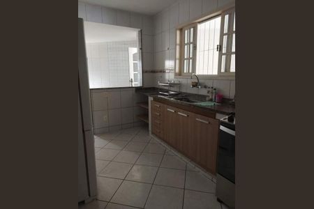 Casa à venda com 230m², 3 quartos e 4 vagas