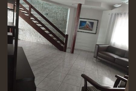 Casa à venda com 230m², 3 quartos e 4 vagas