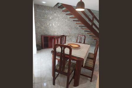 Casa à venda com 230m², 3 quartos e 4 vagas