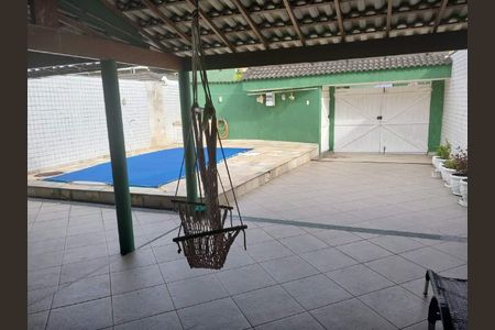 Casa à venda com 230m², 3 quartos e 4 vagas