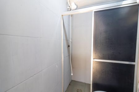 Casa para alugar com 30m², 2 quartos e 1 vaga Casa para alugar com 30m², 2 quartos e 1 vagaBanheiro social