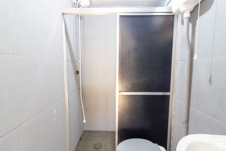 Casa para alugar com 30m², 2 quartos e 1 vaga Casa para alugar com 30m², 2 quartos e 1 vagaBanheiro social