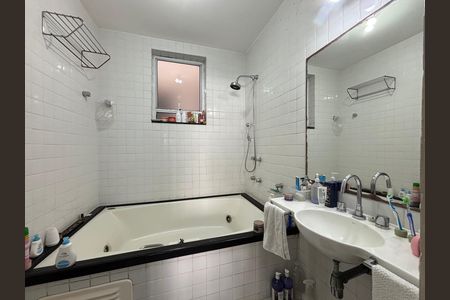 Apartamento à venda com 100m², 2 quartos e 1 vaga Apartamento à venda com 100m², 2 quartos e 1 vagaSuíte - banheiro