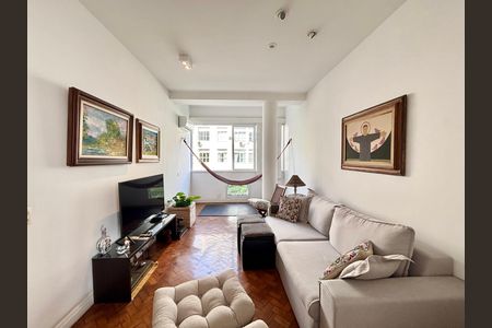 Apartamento à venda com 100m², 2 quartos e 1 vaga Apartamento à venda com 100m², 2 quartos e 1 vagaSala