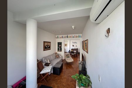 Apartamento à venda com 100m², 2 quartos e 1 vaga Apartamento à venda com 100m², 2 quartos e 1 vagaSala