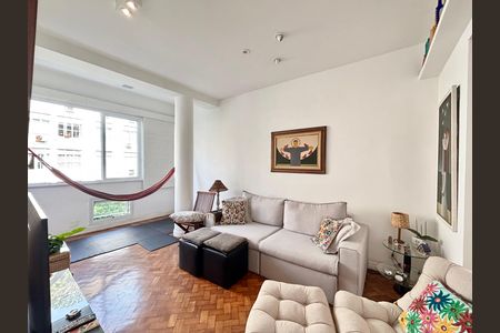 Apartamento à venda com 100m², 2 quartos e 1 vaga Apartamento à venda com 100m², 2 quartos e 1 vagaSala