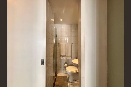 Apartamento à venda com 100m², 2 quartos e 1 vaga Apartamento à venda com 100m², 2 quartos e 1 vagaBanheiro social