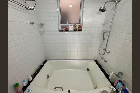Apartamento à venda com 100m², 2 quartos e 1 vaga Apartamento à venda com 100m², 2 quartos e 1 vagaSuíte - banheiro