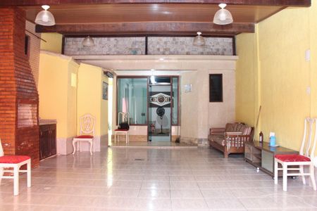 Casa para alugar com 350m², 4 quartos e 2 vagas
