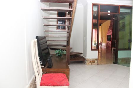 Casa para alugar com 350m², 4 quartos e 2 vagas