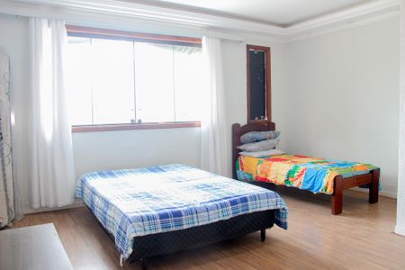 Casa para alugar com 350m², 4 quartos e 2 vagas
