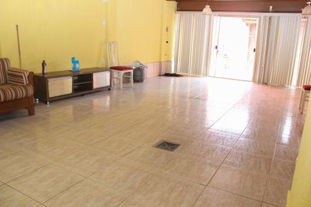 Casa para alugar com 350m², 4 quartos e 2 vagas