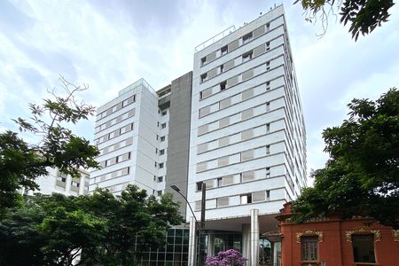 Apartamento para alugar com 140m², 4 quartos e 3 vagas Apartamento para alugar com 140m², 4 quartos e 3 vagasFachada