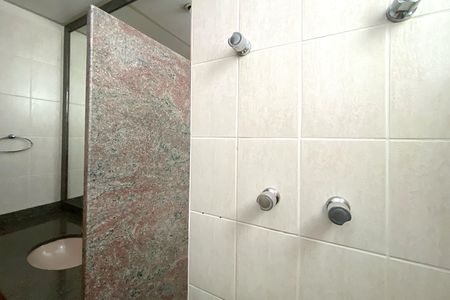 Apartamento para alugar com 140m², 4 quartos e 3 vagas Apartamento para alugar com 140m², 4 quartos e 3 vagasBanheiro