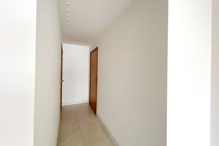 Apartamento para alugar com 140m², 4 quartos e 3 vagas Apartamento para alugar com 140m², 4 quartos e 3 vagasCorredor