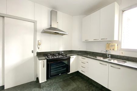 Apartamento para alugar com 140m², 4 quartos e 3 vagas Apartamento para alugar com 140m², 4 quartos e 3 vagasCozinha