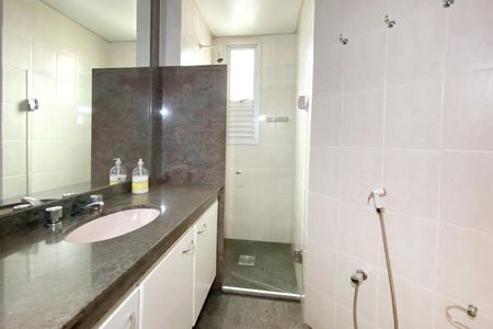 Apartamento para alugar com 140m², 4 quartos e 3 vagas Apartamento para alugar com 140m², 4 quartos e 3 vagasBanheiro