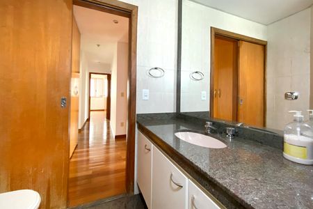 Apartamento para alugar com 140m², 4 quartos e 3 vagas Apartamento para alugar com 140m², 4 quartos e 3 vagasBanheiro