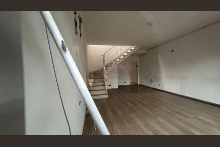 Casa à venda com 2 quartos, 157m² em Vila Santo Estevão, São Paulo