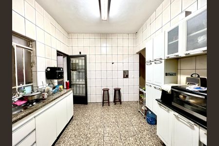 Casa para alugar com 3 quartos, 245m² em Jaqueline, Belo Horizonte