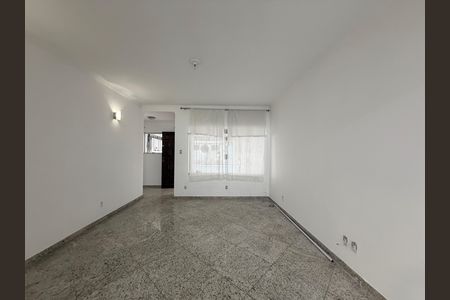 Casa à venda com 116m², 3 quartos e 2 vagasSala