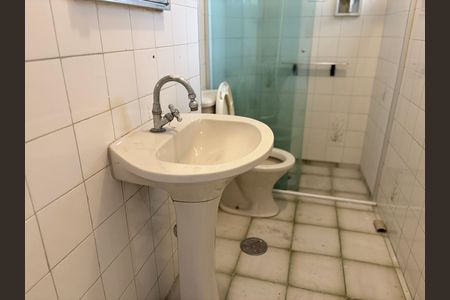 Casa à venda com 116m², 3 quartos e 2 vagasBanheiro da Suíte