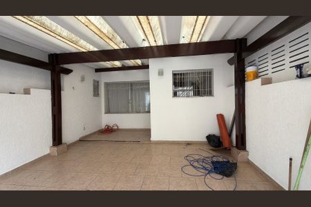Garagem de casa à venda com 3 quartos, 116m² em Vila Claudia, São Paulo