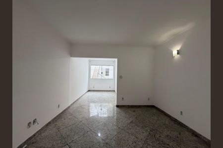 Sala de casa à venda com 3 quartos, 116m² em Vila Claudia, São Paulo