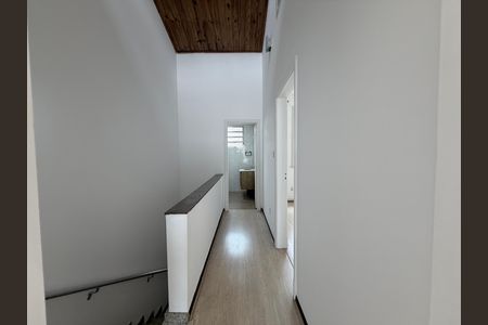 Casa à venda com 116m², 3 quartos e 2 vagasCorredor
