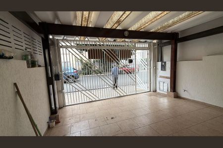 Garagem de casa à venda com 3 quartos, 116m² em Vila Claudia, São Paulo
