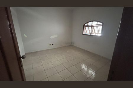 Casa à venda com 75m², 2 quartos e 2 vagas