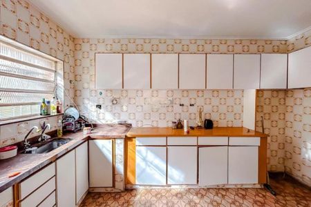 Casa à venda com 3 quartos, 140m² em Vila Azevedo, São Paulo