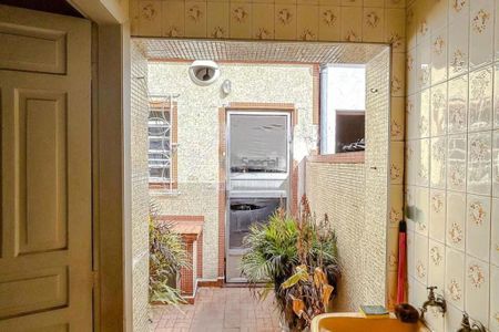 Casa à venda com 3 quartos, 140m² em Vila Azevedo, São Paulo