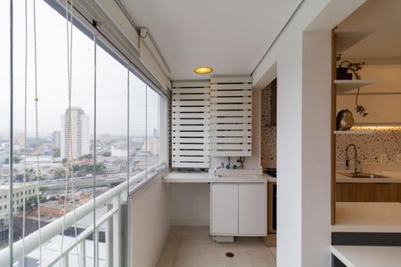 Apartamento para alugar com 49m², 2 quartos e 1 vaga Apartamento para alugar com 49m², 2 quartos e 1 vagaVaranda