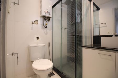 Apartamento à venda com 70m², 2 quartos e 1 vagaBanheiro 