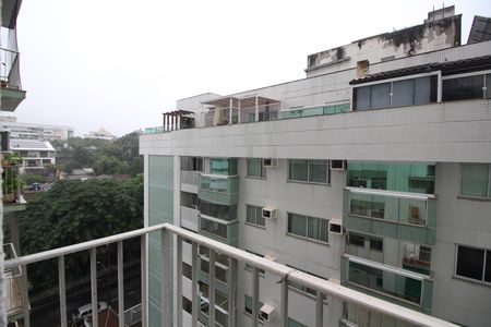 Apartamento à venda com 70m², 2 quartos e 1 vagaSala - Varanda