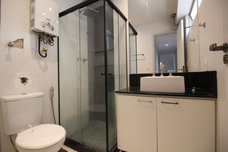 Banheiro  de apartamento à venda com 2 quartos, 70m² em Freguesia (jacarepaguá), Rio de Janeiro