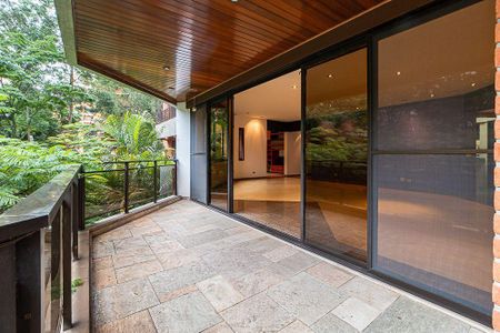 Apartamento à venda com 353m², 4 quartos e 4 vagas