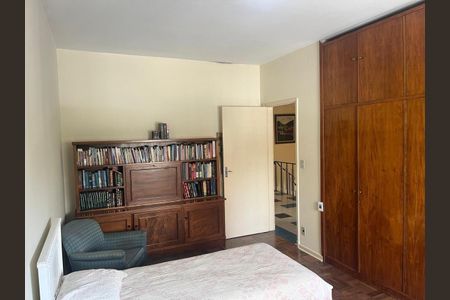 Casa à venda com 200m², 4 quartos e 5 vagas