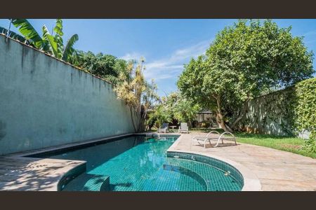 Casa à venda com 6 quartos, 597m² em Jardim Petropolis, São Paulo