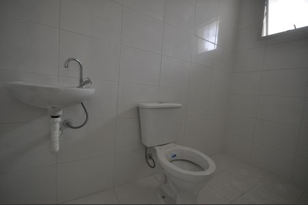 Banheiro de kitnet/studio à venda com 1 quarto, 27m² em Vila Santa Terezinha (zona Norte), São Paulo