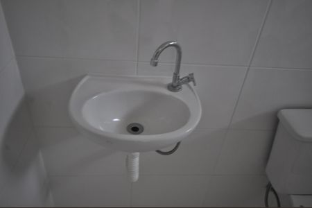 Banheiro de kitnet/studio à venda com 1 quarto, 27m² em Vila Santa Terezinha (zona Norte), São Paulo