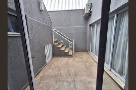 Casa à venda com 270m², 4 quartos e 6 vagas
