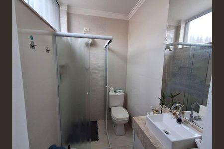 Casa à venda com 270m², 4 quartos e 6 vagas