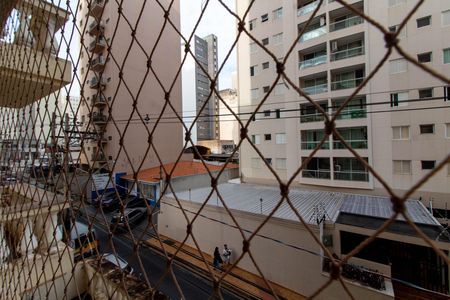 VISTA DA SALA de apartamento à venda com 3 quartos, 112m² em Cambuí, Campinas