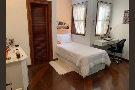 Casa à venda com 4 quartos, 450m² em Alphaville, Santana de Parnaíba