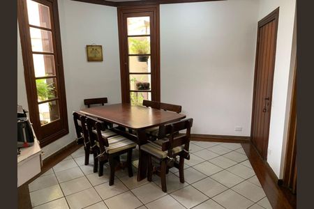 Casa à venda com 4 quartos, 450m² em Alphaville, Santana de Parnaíba