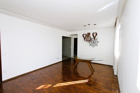 Apartamento para alugar com 120m², 3 quartos e 1 vagaSala